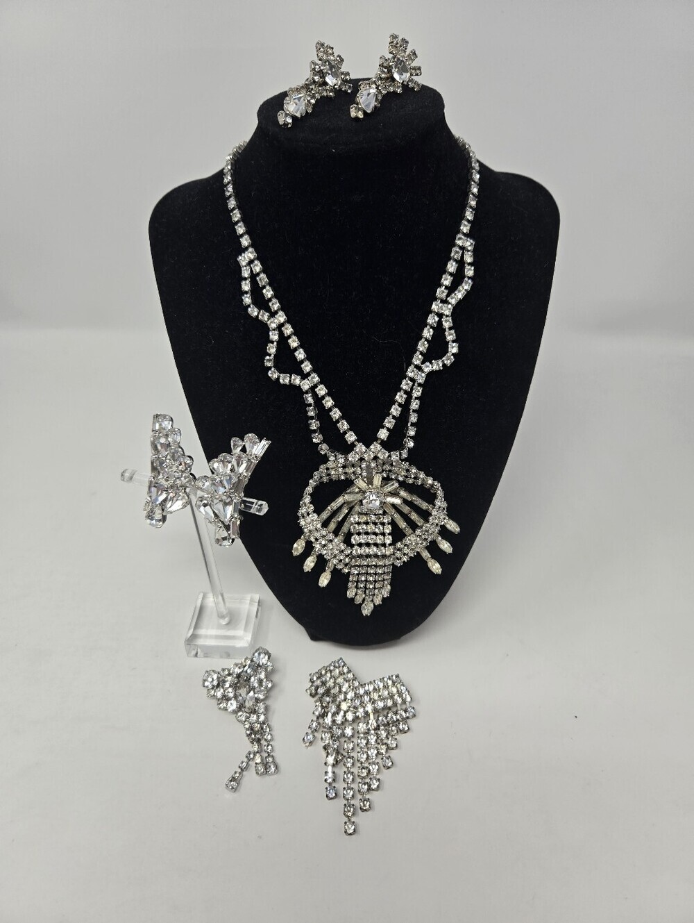 VINTAGE FASHION JEWELRY BUNDLE CLEAR RHINESTONE SPARKLE NECKLACE BROOCH EARRINGS